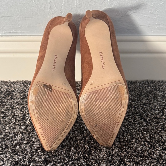 Gianni Bini Tan Suede Heels. Size 8. Worn twice. - Picture 5 of 6